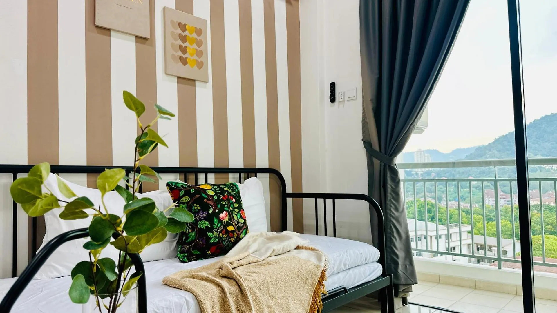 The Sun 1 Or 3Br Bayan Lepas 4 To 10 Pax Wl Apartment